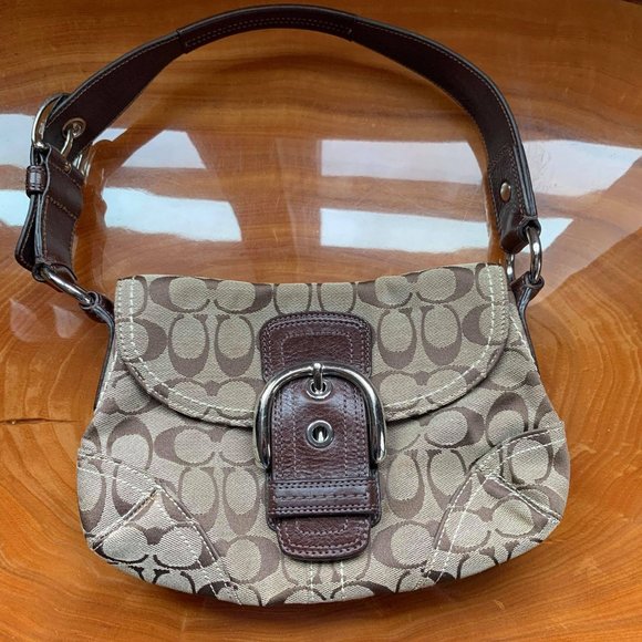 Coach Handbags - Coach Medium purse